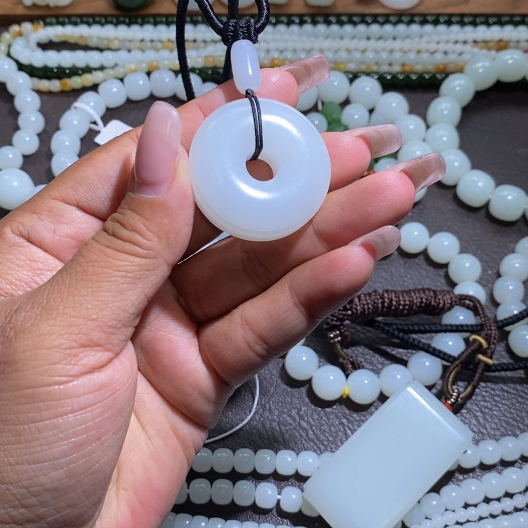 未镶嵌手链和田玉S****?