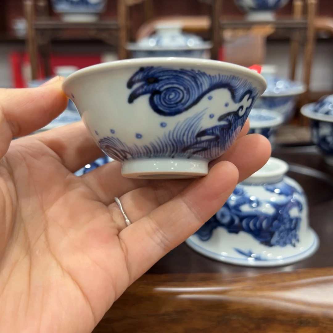 手绘青花海浪斗笠杯福利