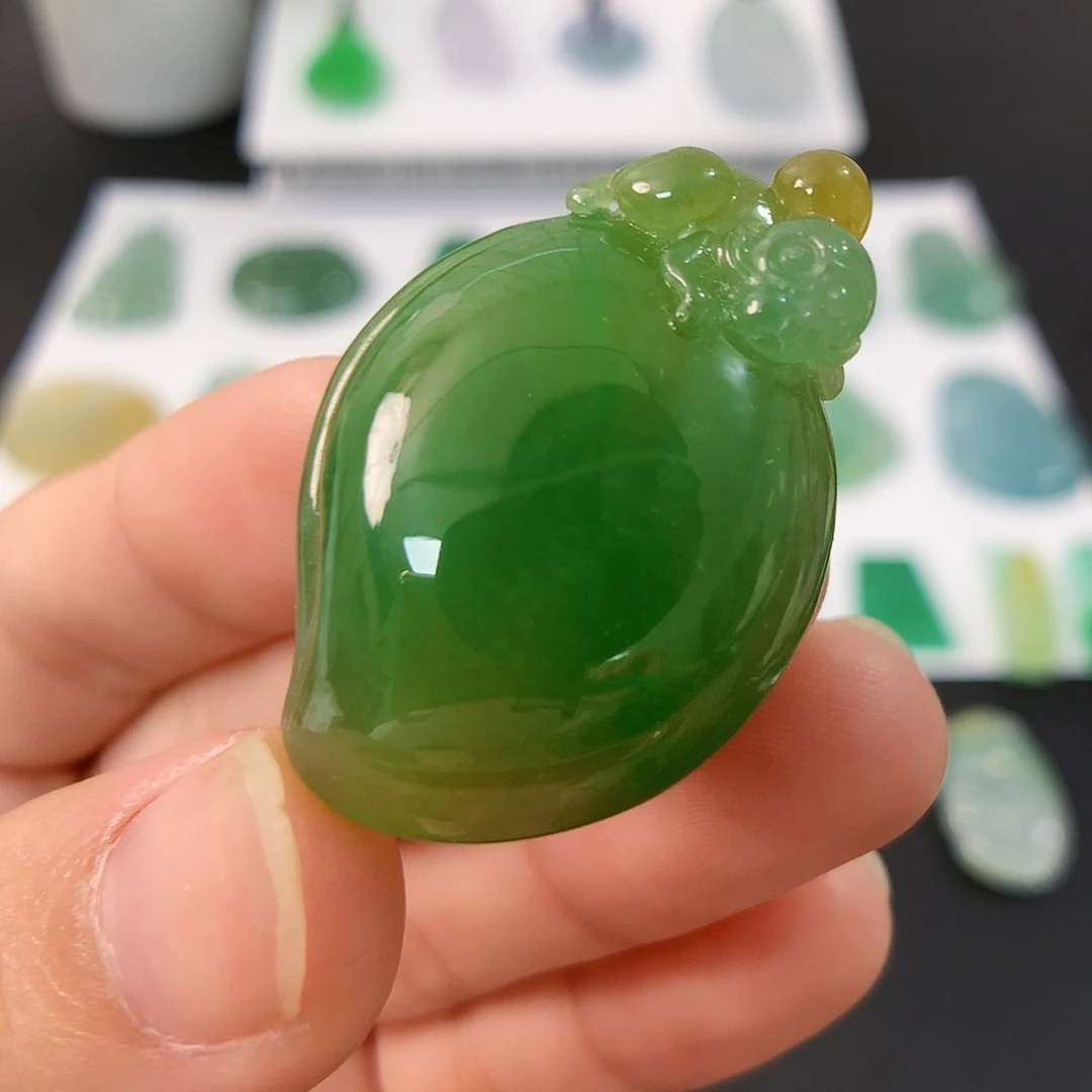 颈饰未镶嵌翡翠桃子