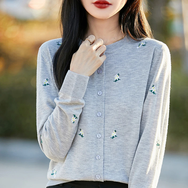 爆款休闲针织衫女宽松时尚百搭长袖开衫气质减龄设计感提花圆领