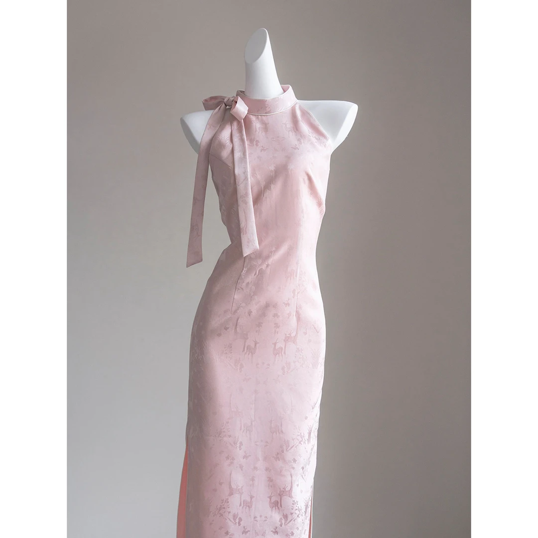 粉色竹叶提花蝴蝶结挂脖旗袍披肩敬酒服订婚国风修身连衣裙2025新