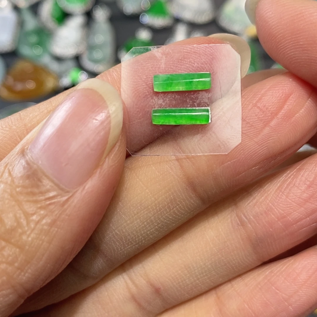 翡翠未镶嵌颈饰缅甸