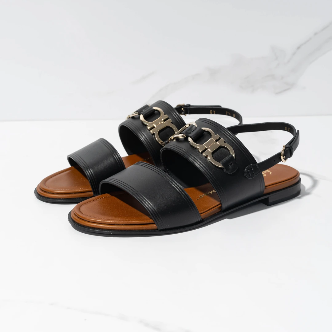 全新未使用/菲拉格慕女士新款Gancini凉鞋/FGGS00030