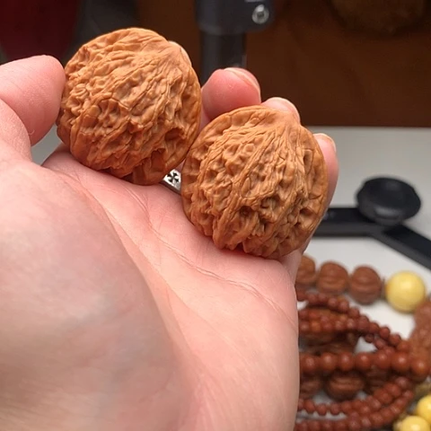 文玩核桃吊坠虎头6