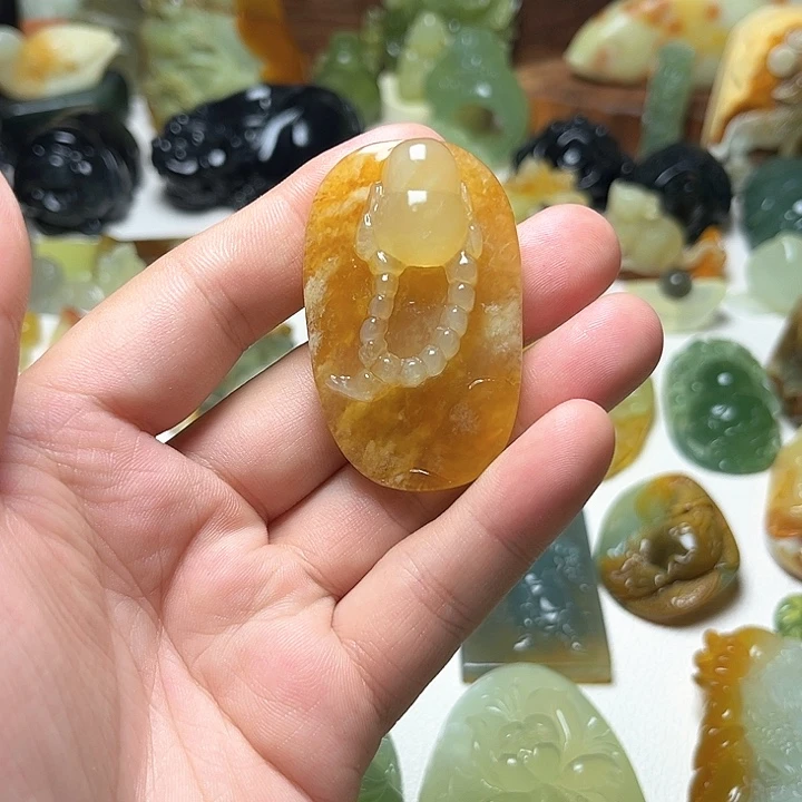 未镶嵌蛇纹石玉颈饰