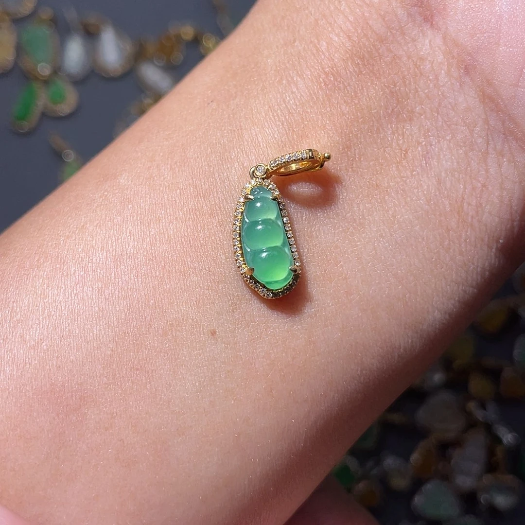 吊坠(不含链)18K金镶嵌翡翠