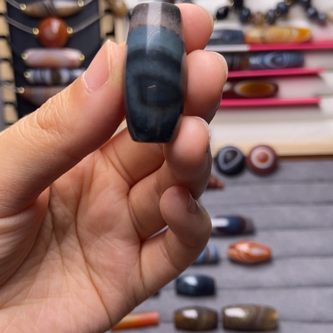 郑***哥玛瑙/玉髓合金颈饰