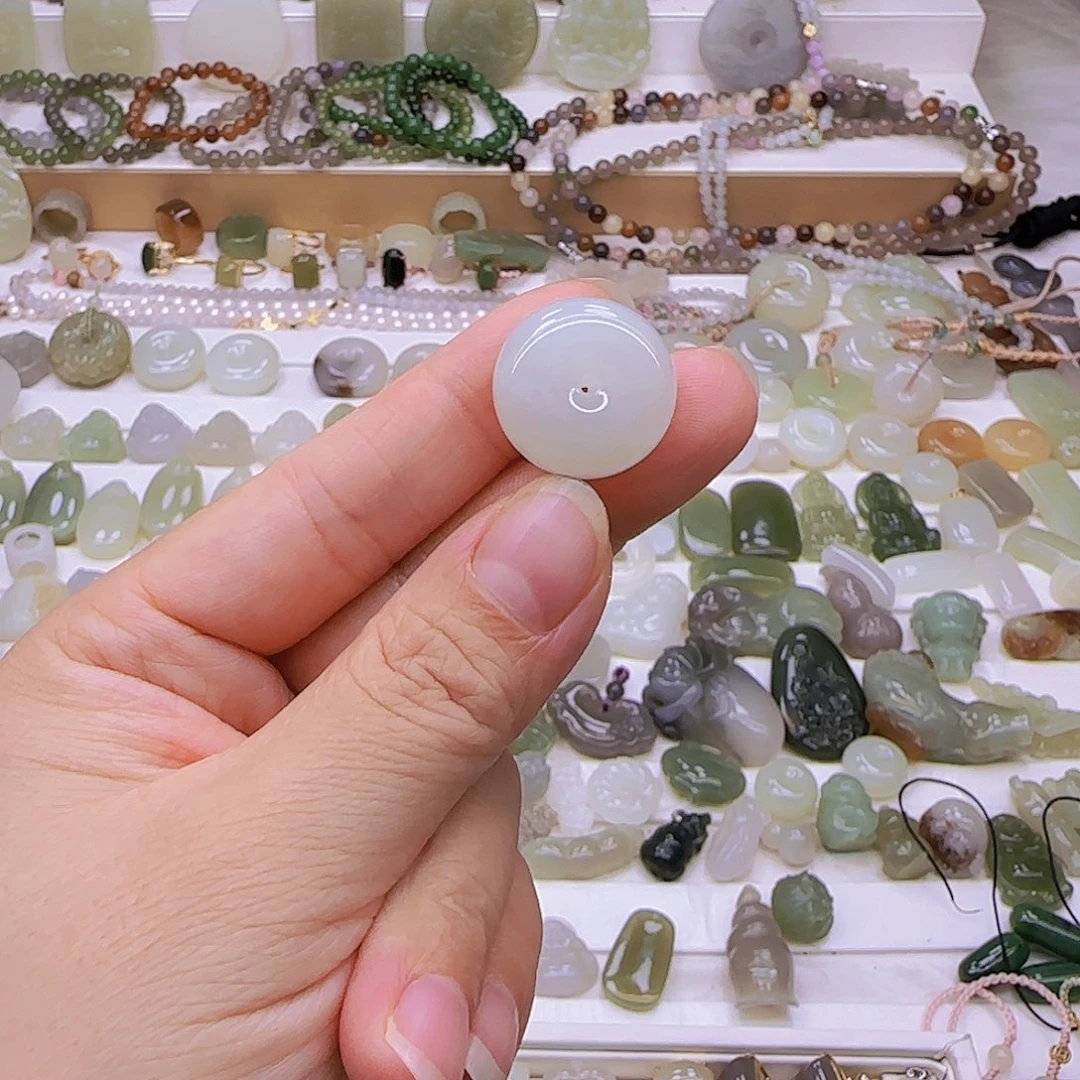 小****和田玉未镶嵌吊坠(赠链)