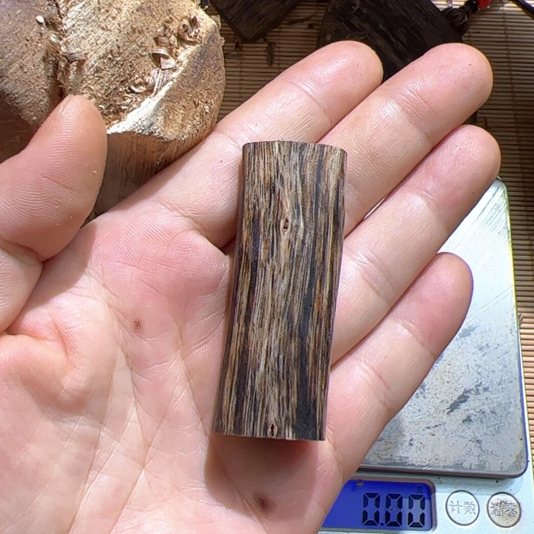 吊坠沉香绿棋素牌8.4克