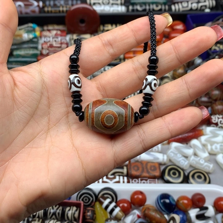 玛瑙/玉髓未镶嵌吊坠(赠链)