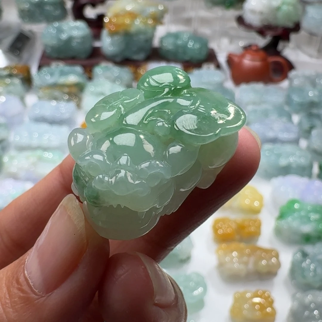 翡翠未镶嵌挂件貔貅