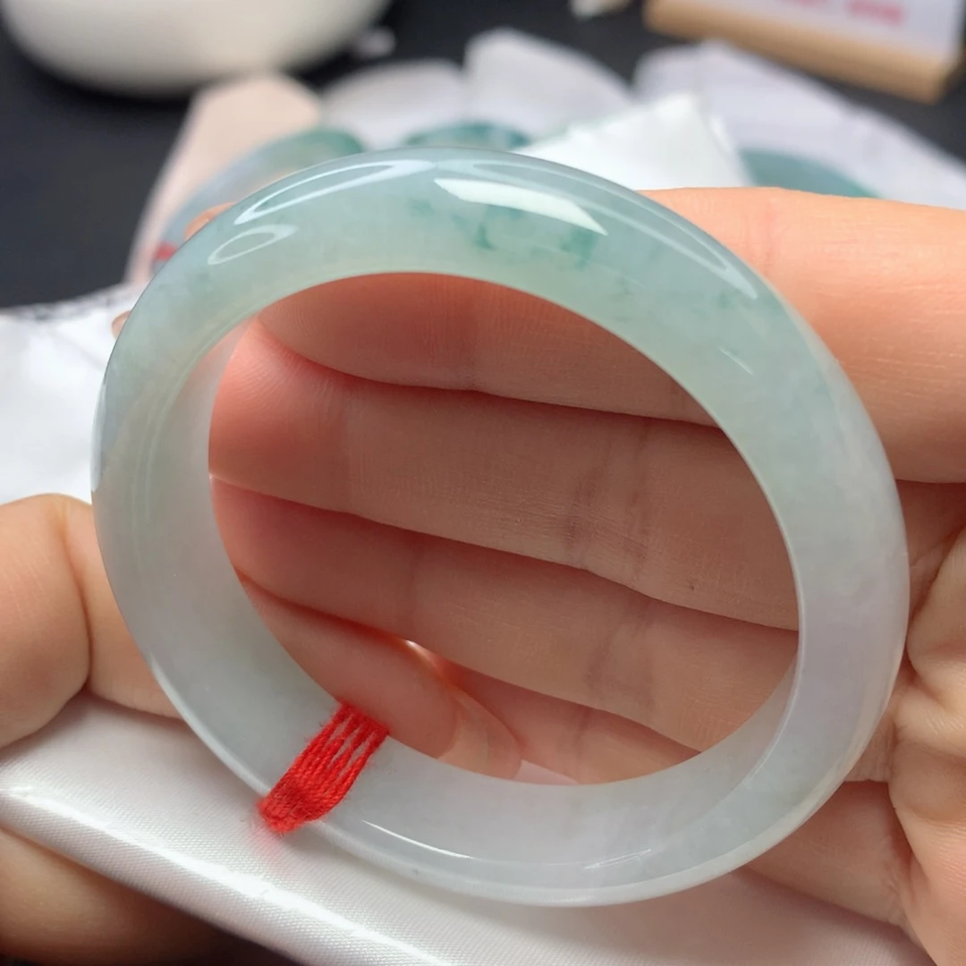 翡翠手镯未镶嵌53535454