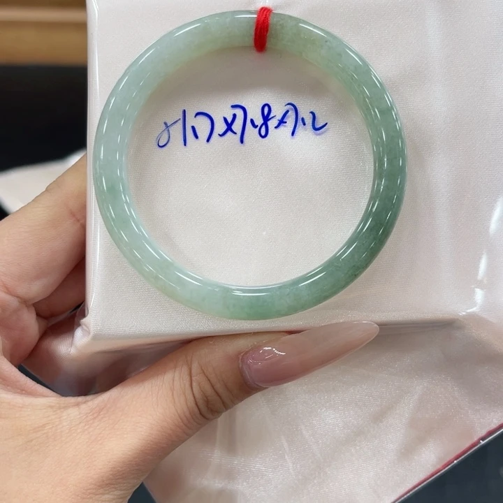 未镶嵌手镯翡翠翡翠