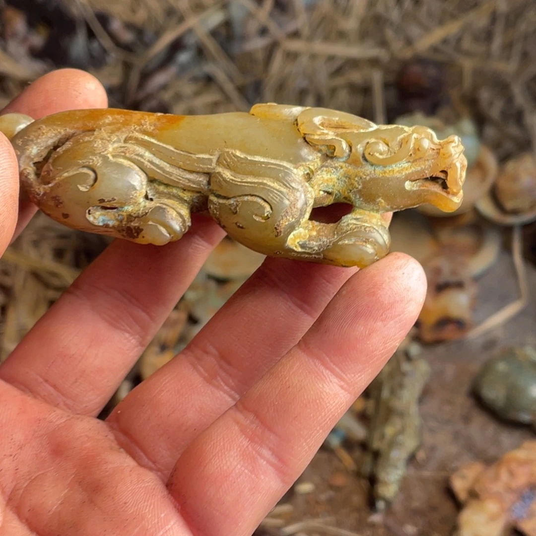 用***3和田玉（糖玉）未镶嵌颈饰