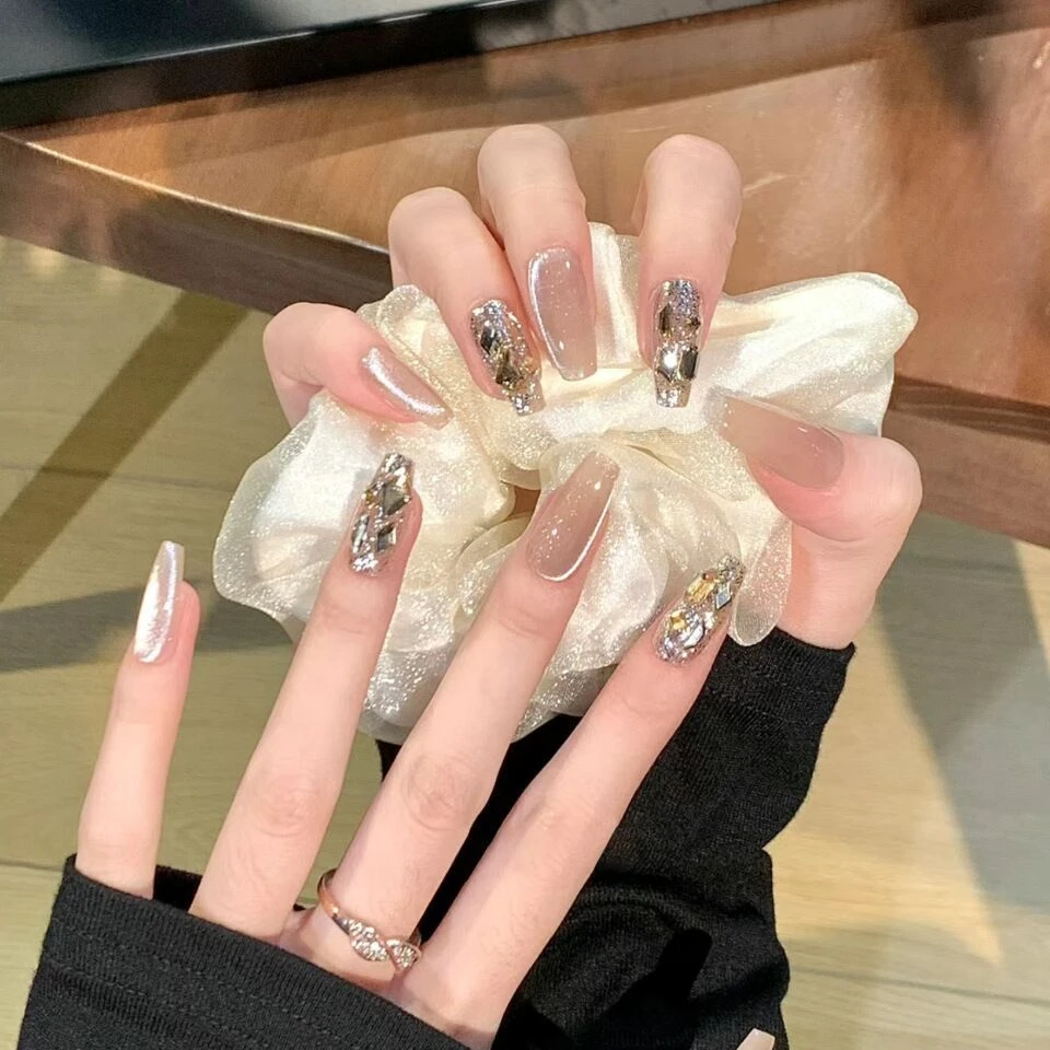 手工穿戴甲腮红新年战甲法式可拆卸小香风纯手工美甲极光猫眼指甲