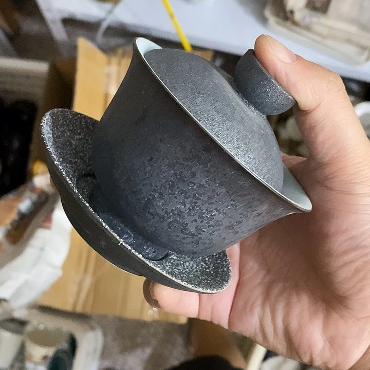 陶瓷艺术品及陶瓷壶