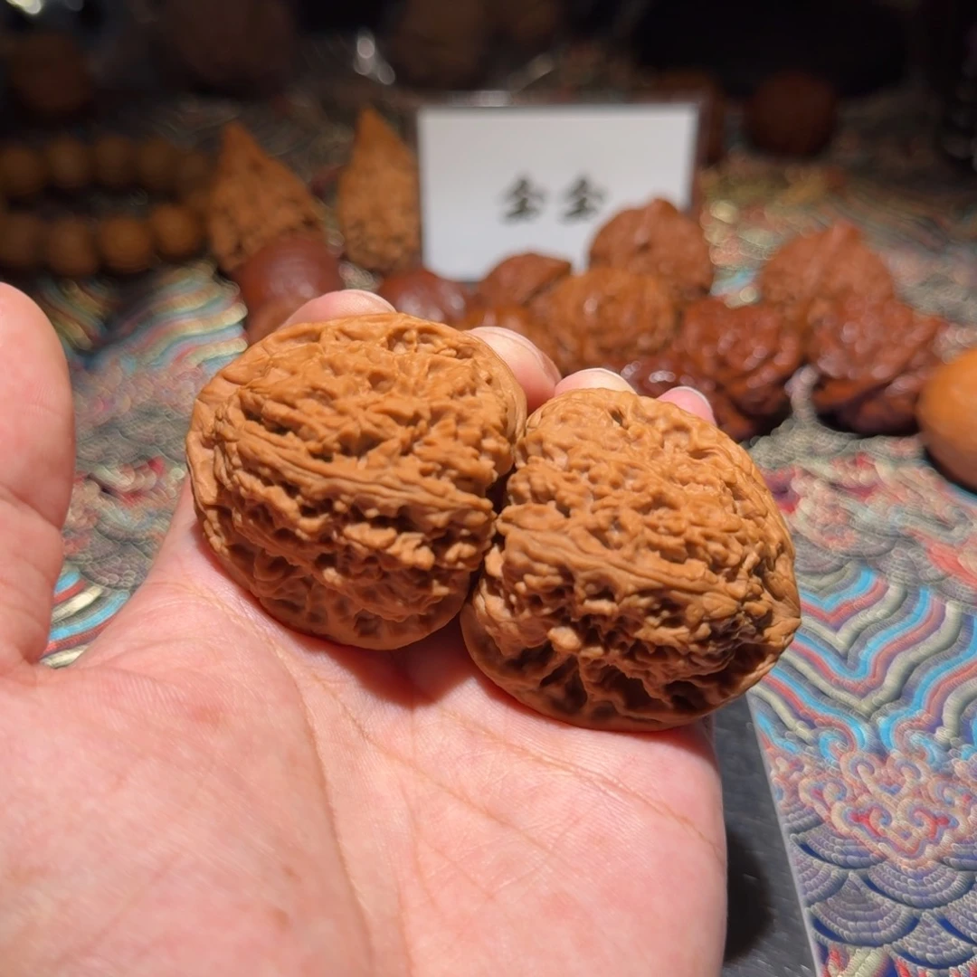 把件核桃1255三角南疆，尺寸45