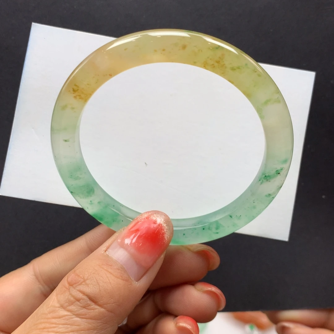 太***后石英质玉未镶嵌手镯