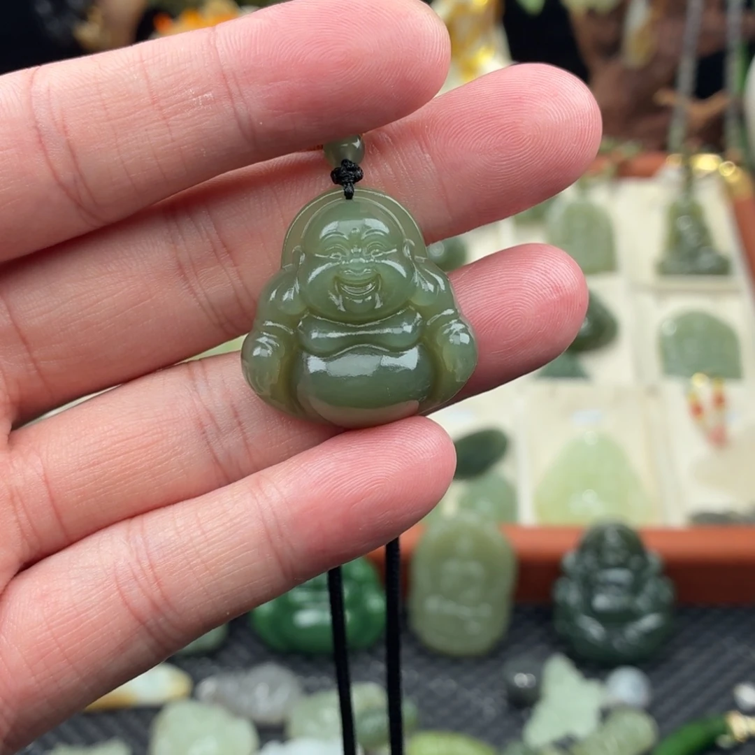 ＇***和田玉未镶嵌颈饰