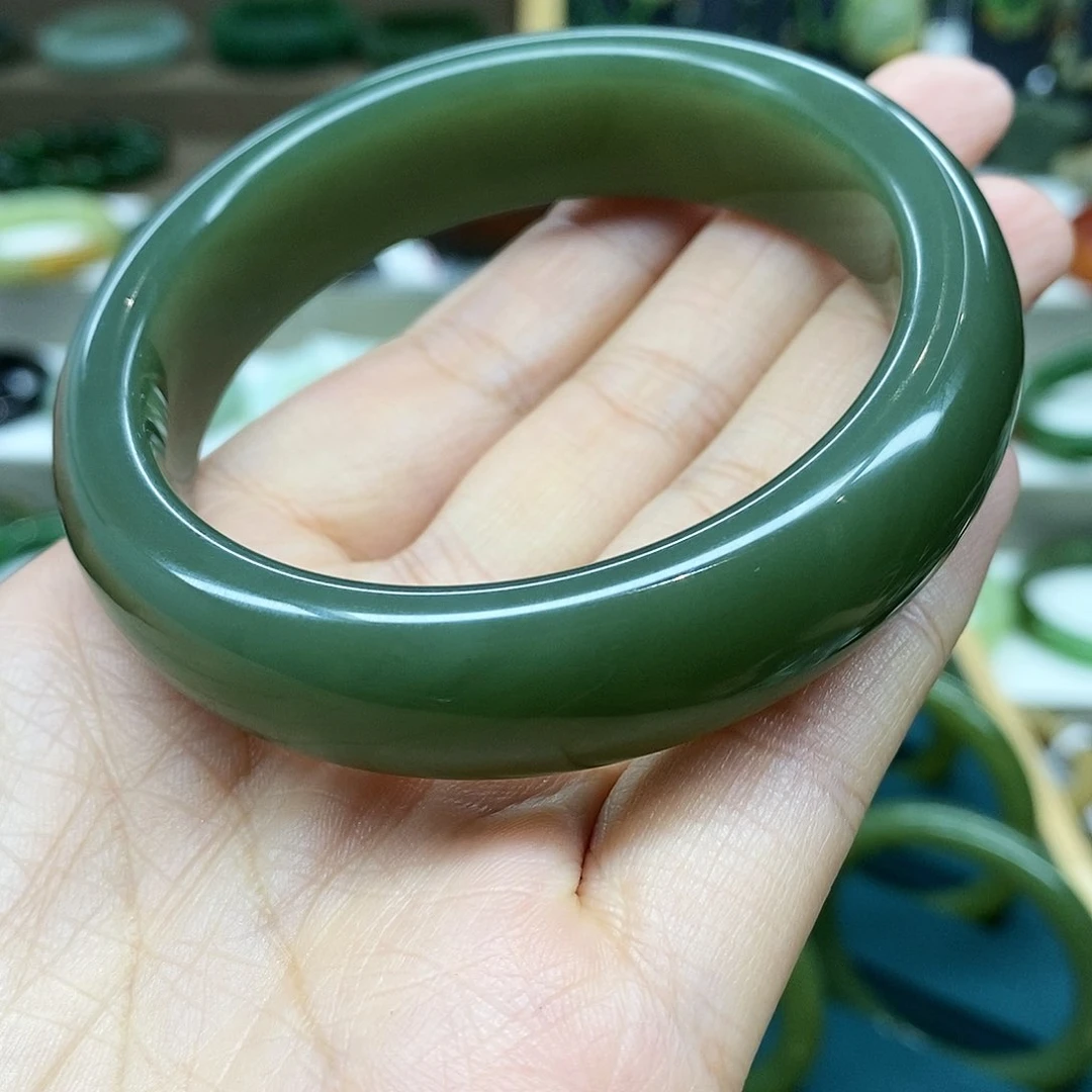 【闪购商品】未镶嵌手镯和田玉