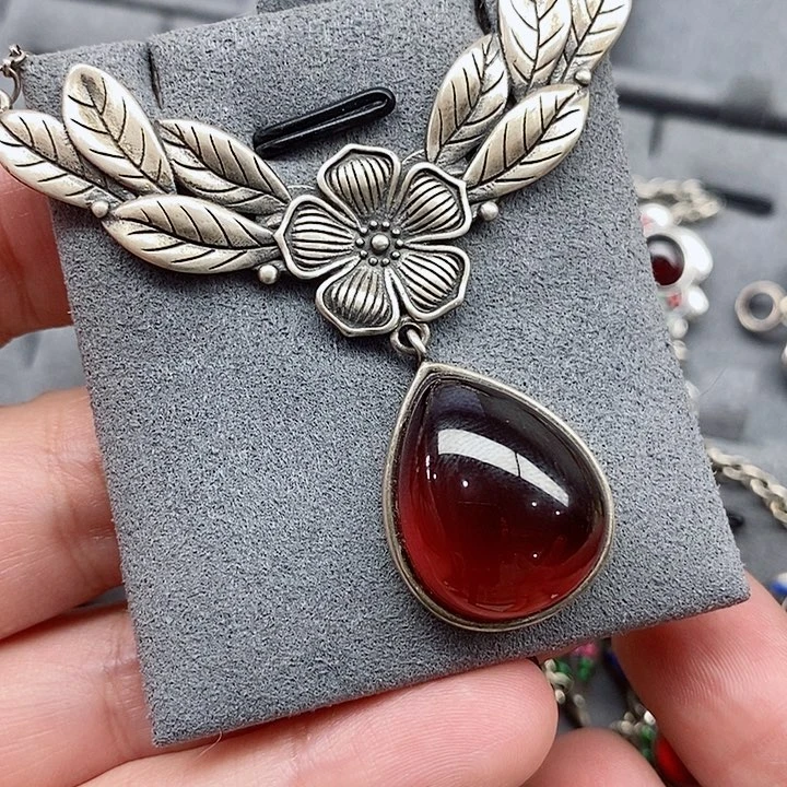 石榴石吊坠银S925镶嵌一**尘