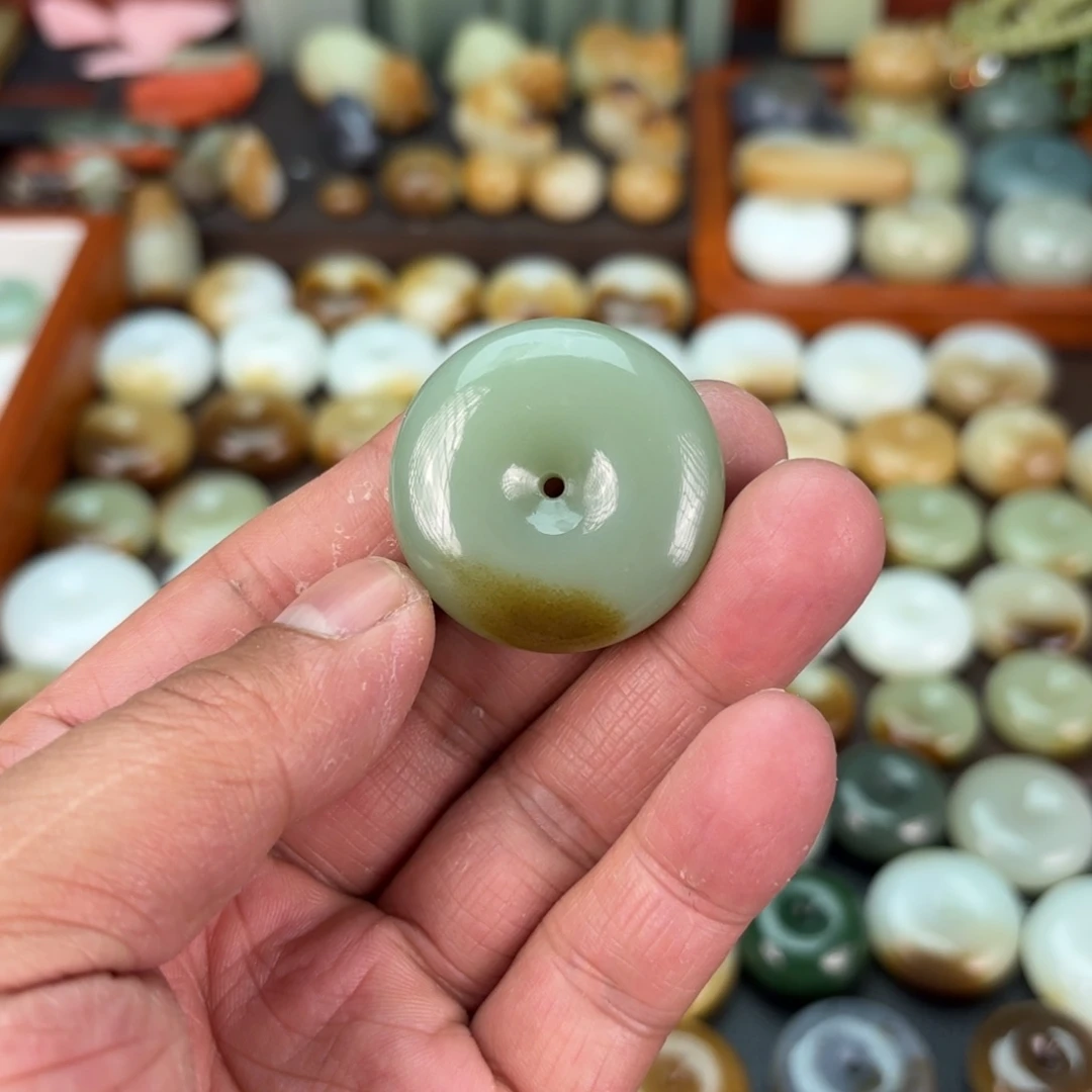 和田玉（糖玉）颈饰未镶嵌时***客