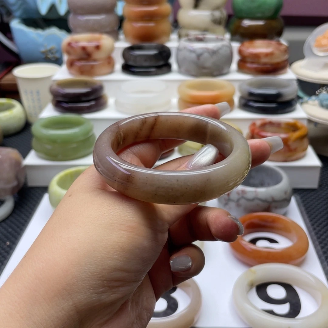 石英质玉手镯未镶嵌生****天