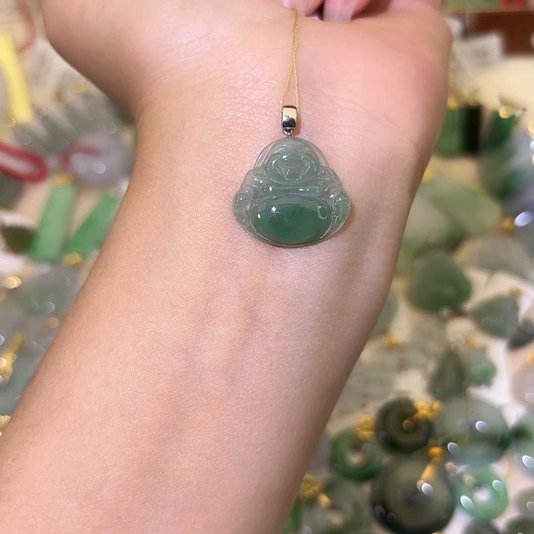 翡翠18K金镶嵌颈饰佛公