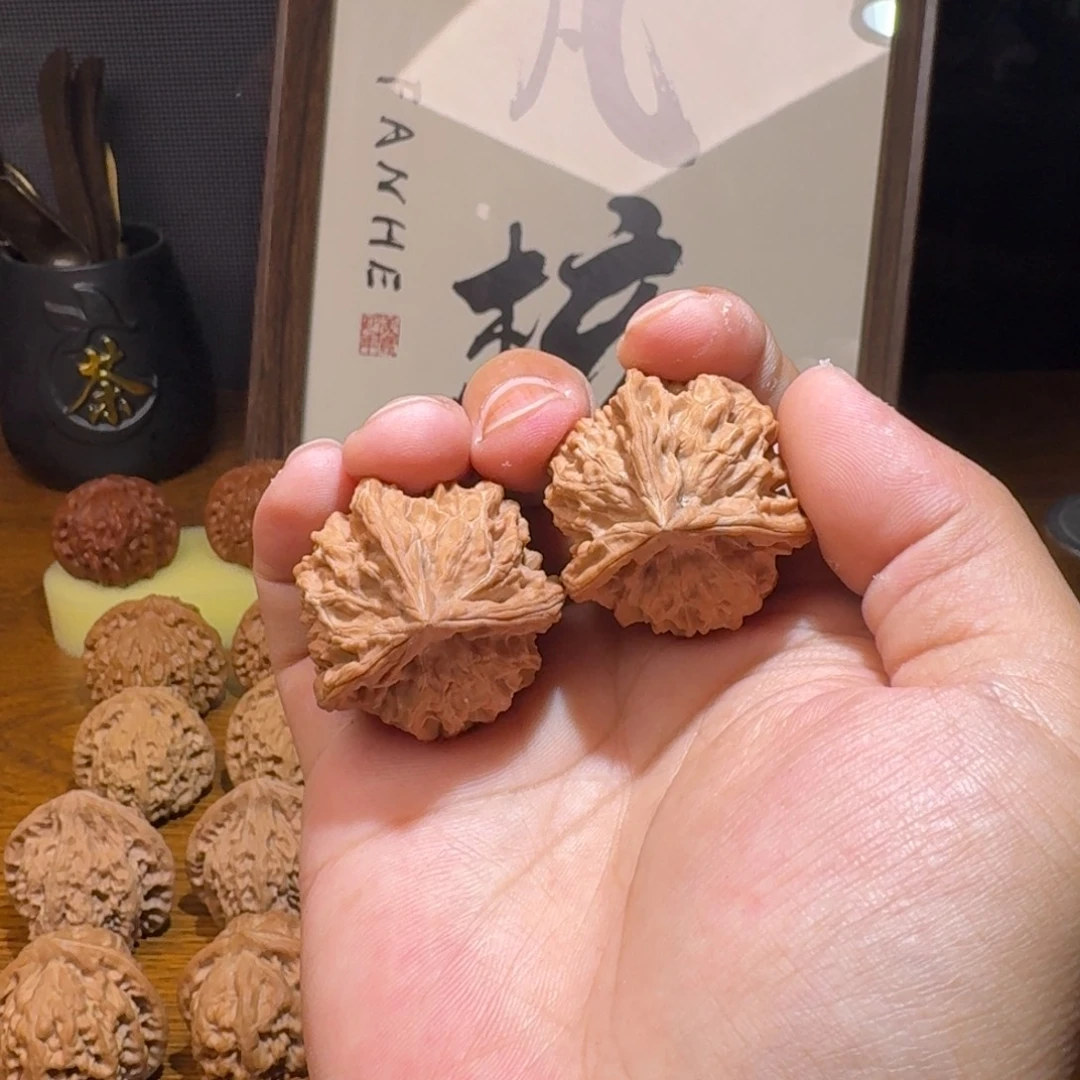 取***啊吊坠文玩核桃36尺寸盘山三棱