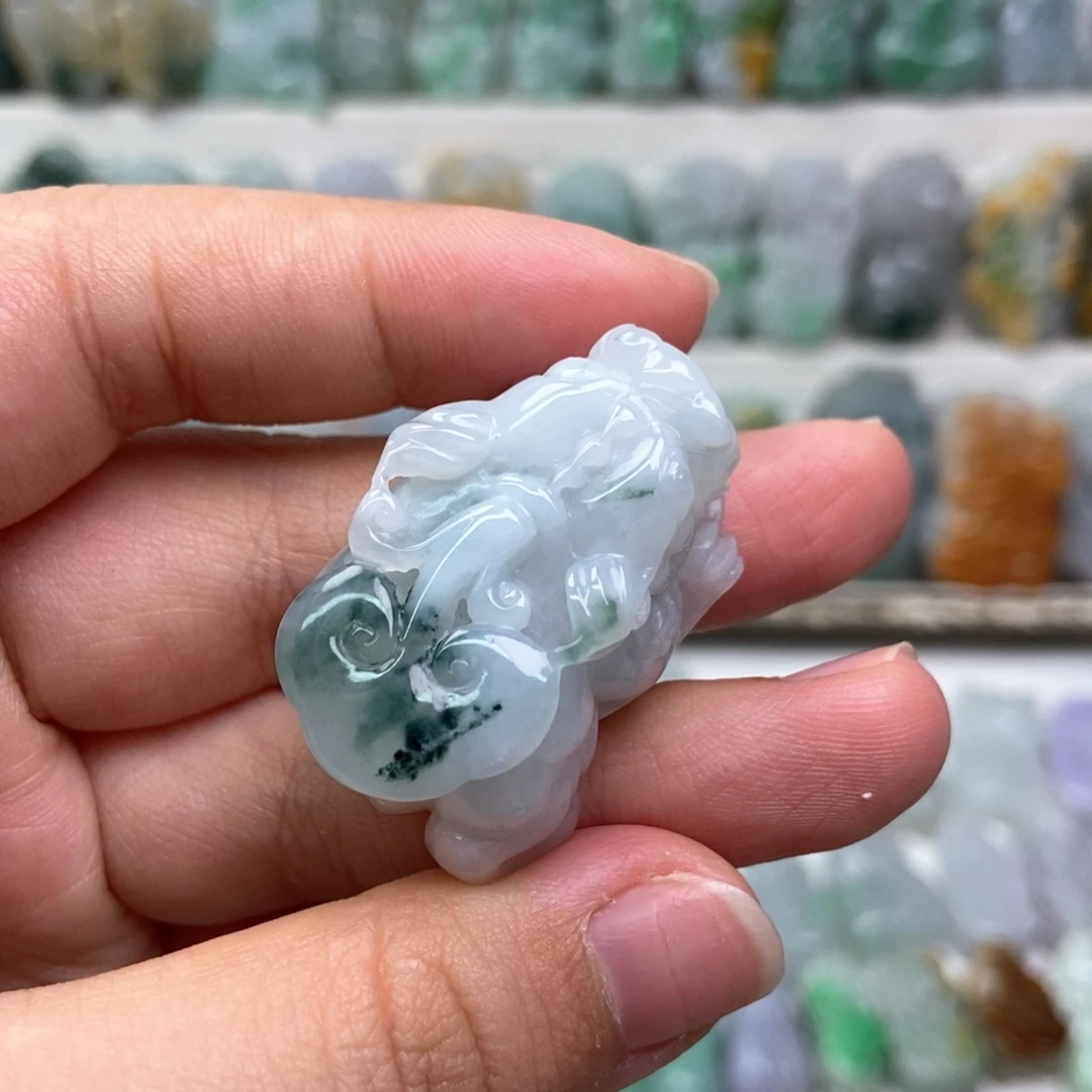 翡翠未镶嵌吊坠(赠链)口含珠