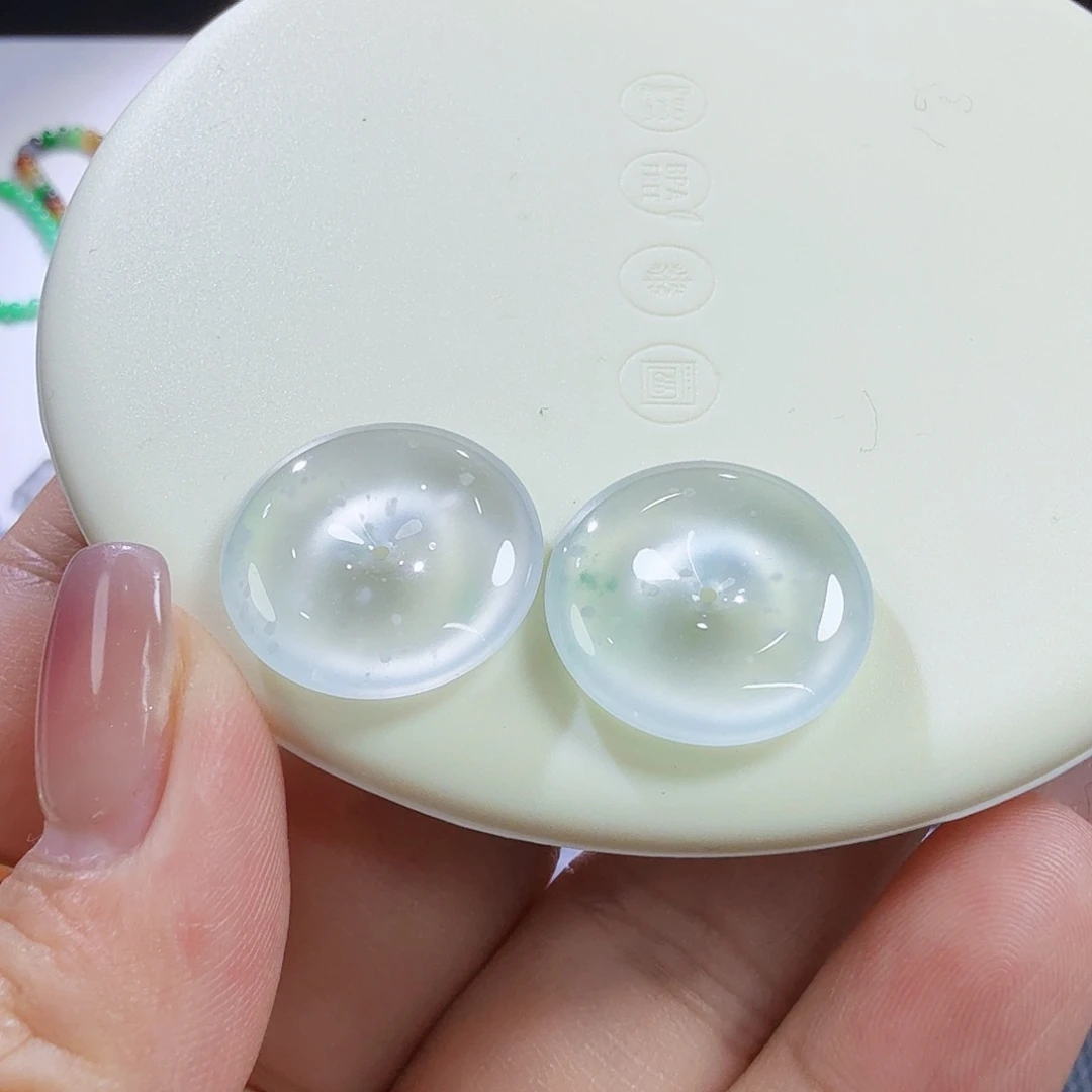 翡翠未镶嵌颈饰裸石