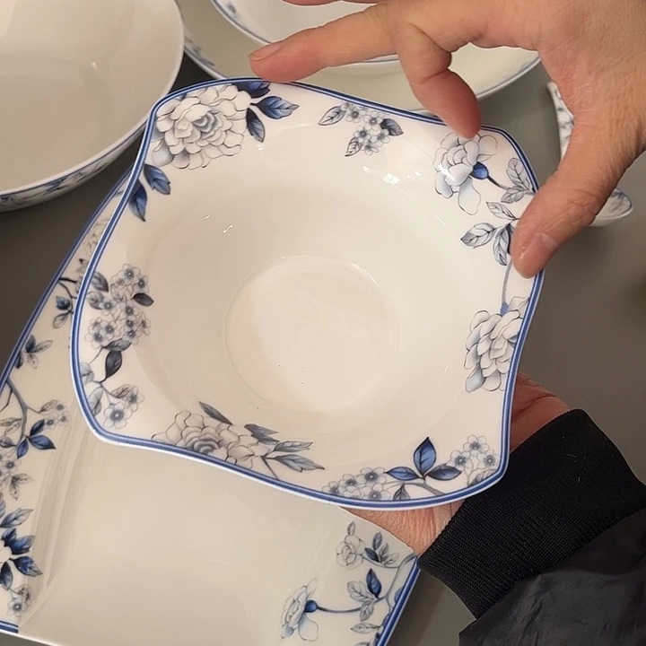 瓷片微瑕骨瓷碗一个沙拉一个蓝孔雀