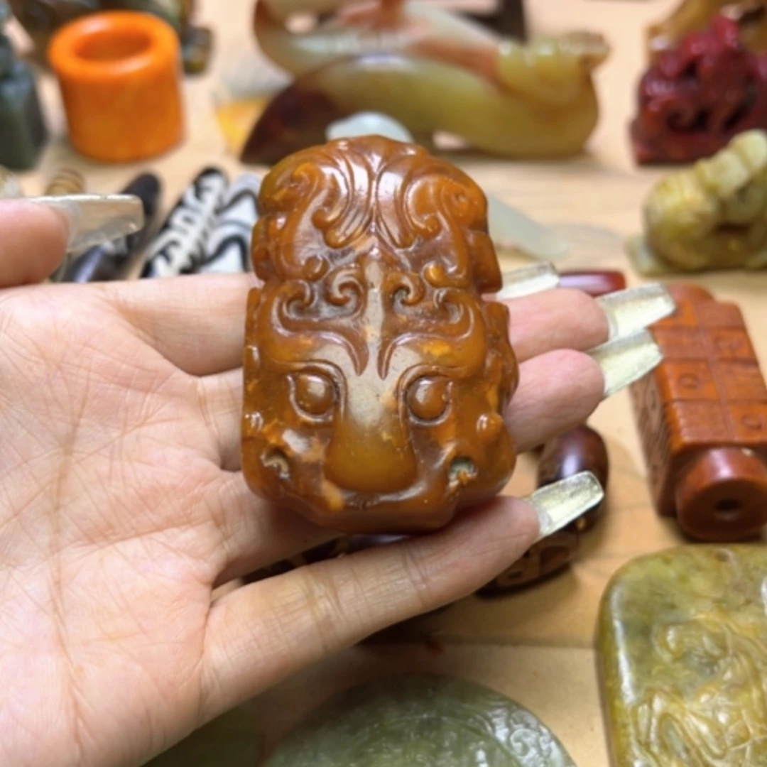 【闪购商品】蛇纹石玉颈饰未镶嵌皮带