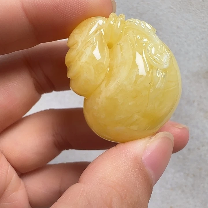 蜜蜡未镶嵌珠宝奇石