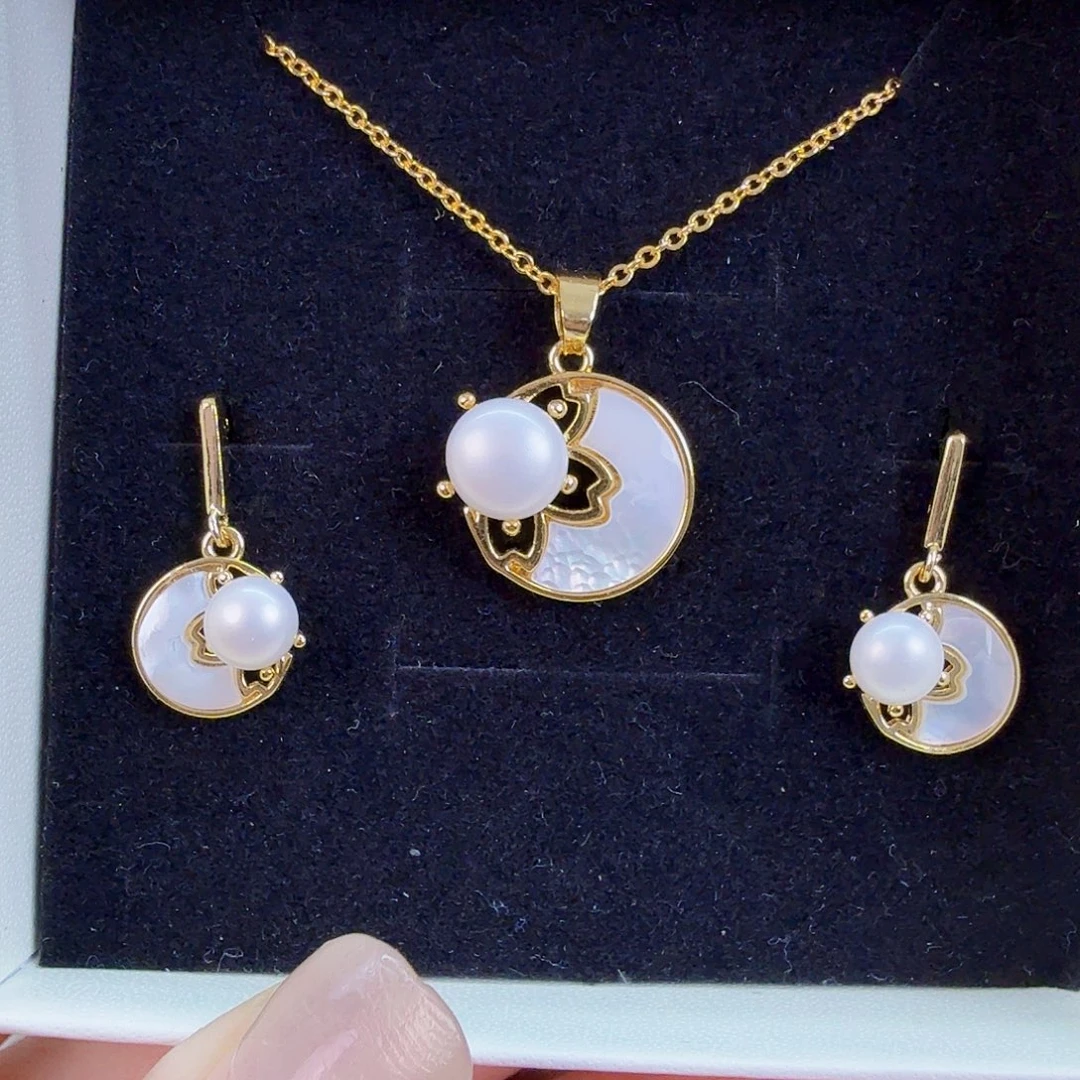 淡水珍珠耳饰未镶嵌