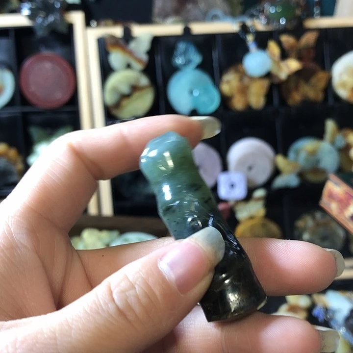 岫玉未镶嵌岫玉挂件