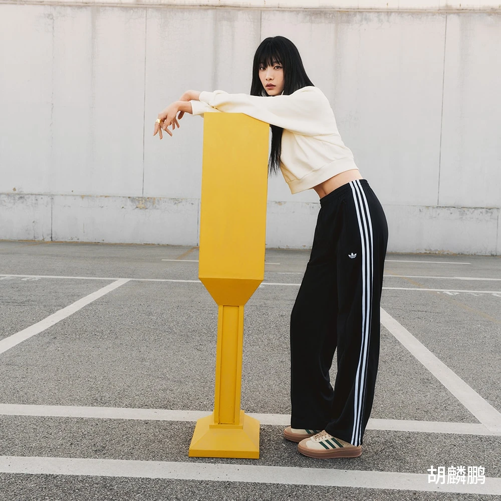 【创意谷AD专享】三叶草女士经典宽松运动裤KB2467