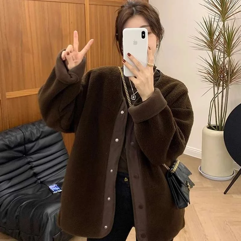 羊羔毛外套女秋冬装新款2025爆款小个子小香17适合肩宽骨架外套