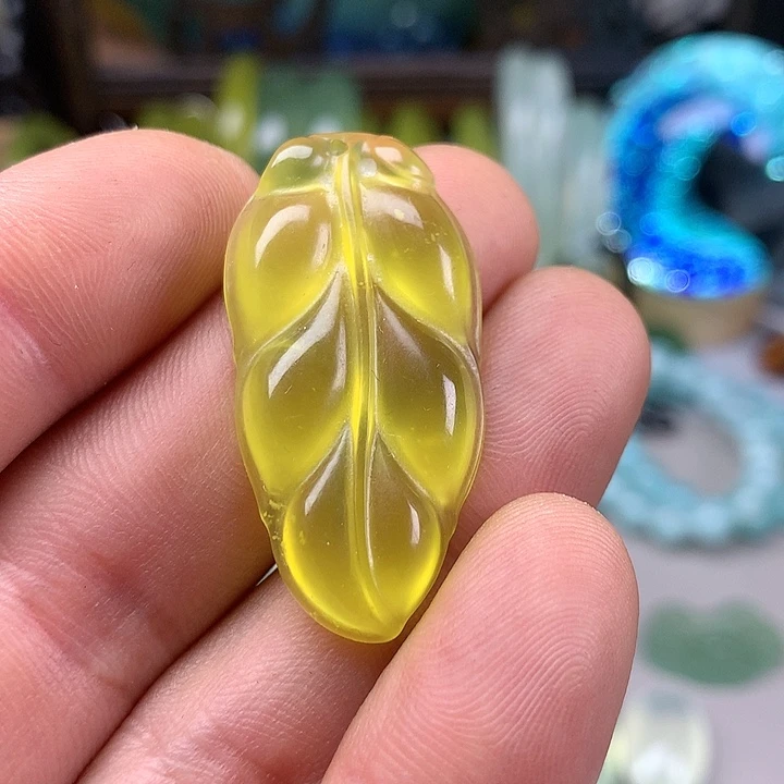 蛇纹石玉挂坠未镶嵌