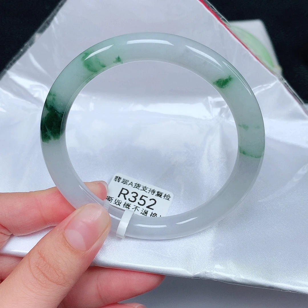 翡翠未镶嵌手镯（圆镯）美人条56