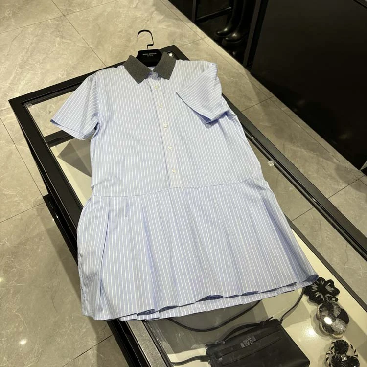 25年春装新款女装 时尚灰色领子竖条纹压褶裙摆衬衫裙-25W026