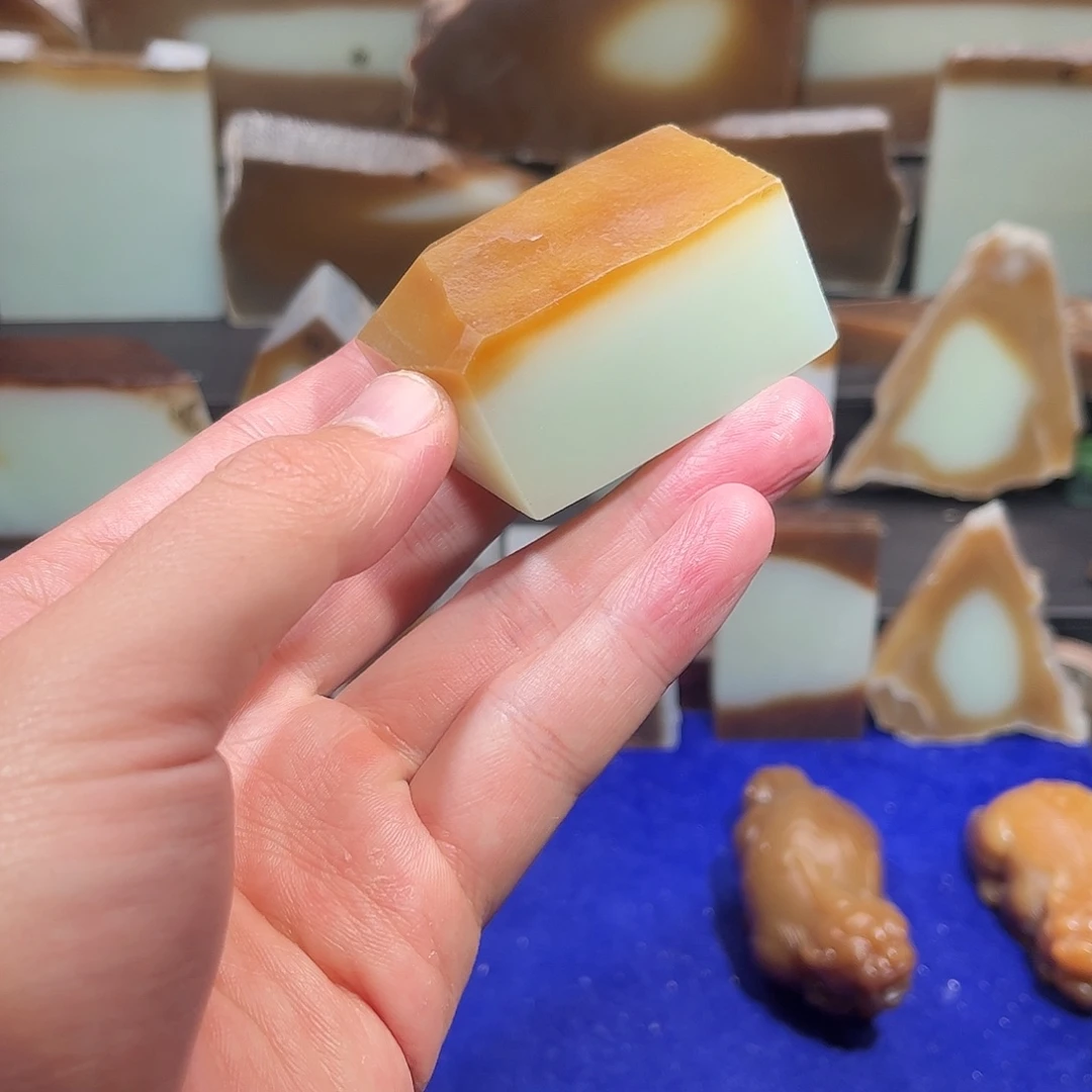 未镶嵌和田玉（糖玉）挂件