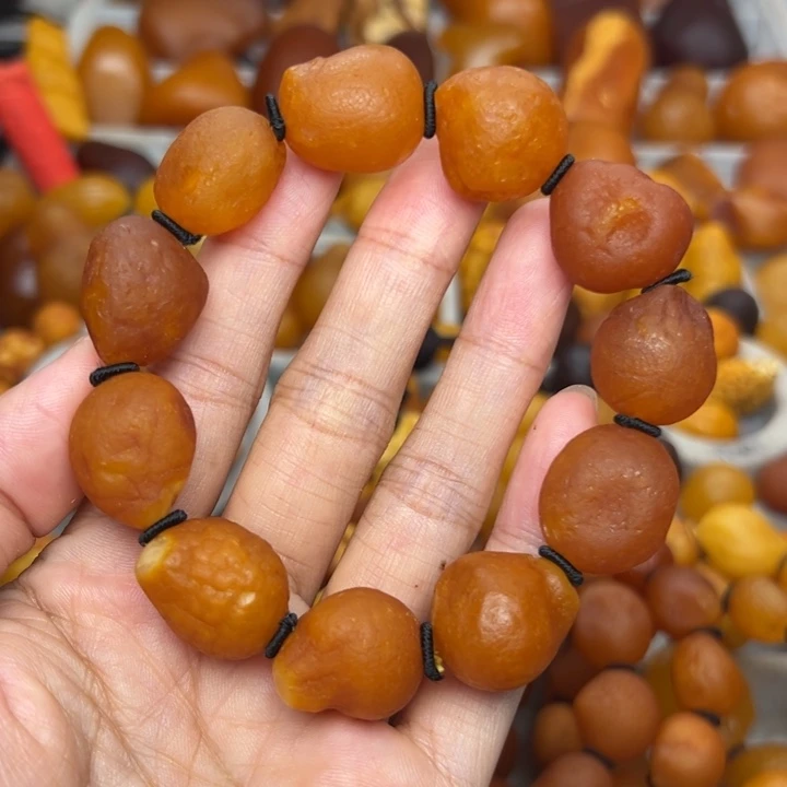 琥珀未镶嵌颈饰天然蜜蜡