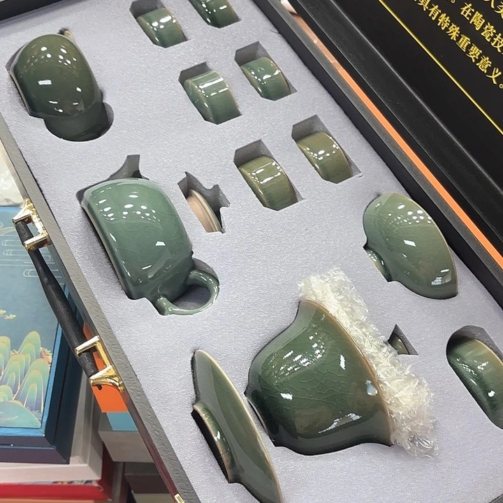 孤品茶具套装等。