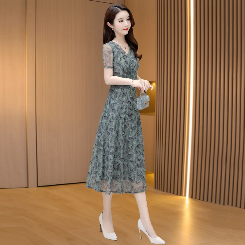 纱料连衣裙女2025新款夏季轻奢高级感高端大气质高贵绿色森系礼服