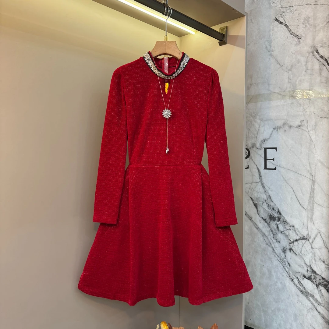 秋冬新款大码亮片轻熟领设计感2025时尚气质收腰显瘦连衣裙855