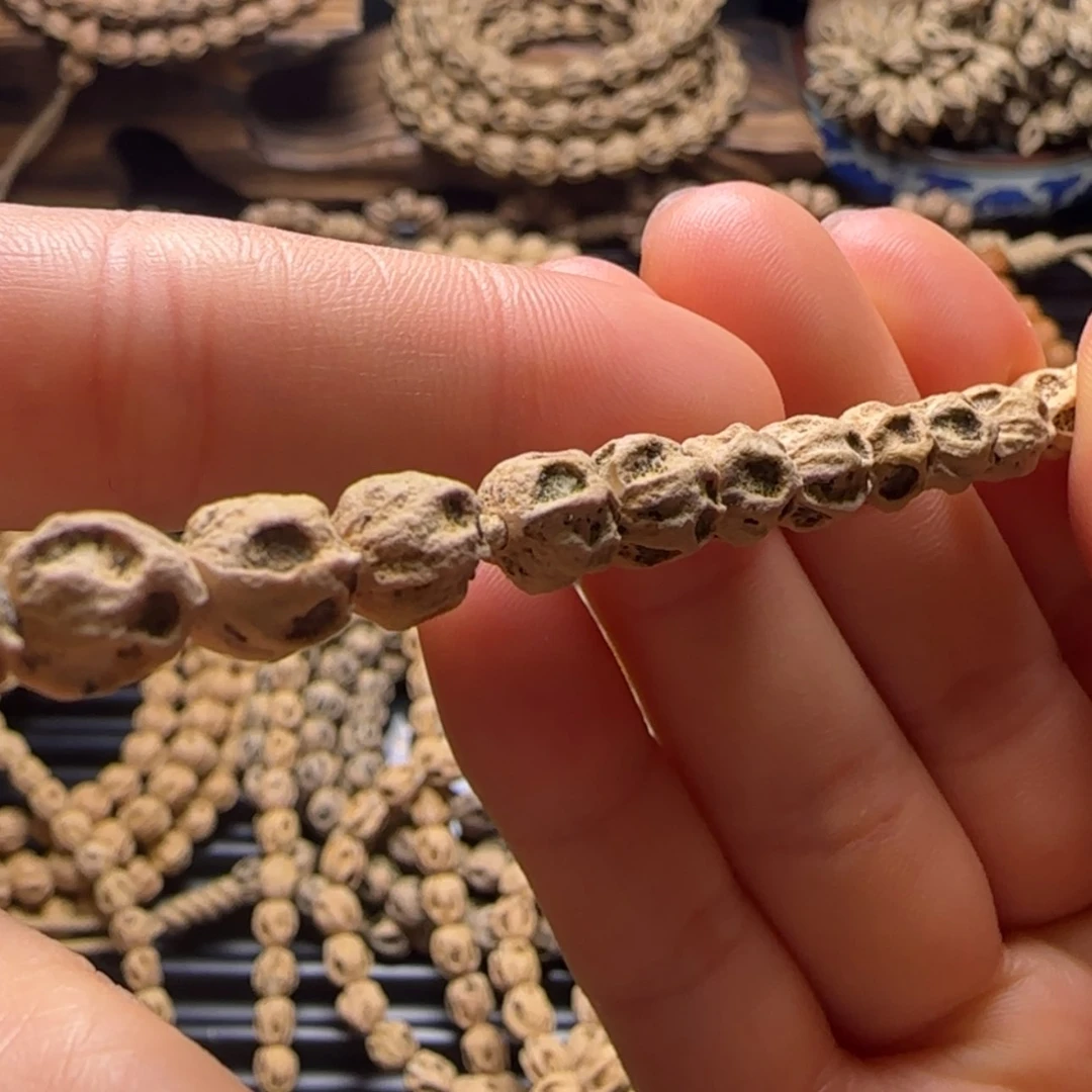 【闪购商品】吊坠柏香籽/百香籽李*辰