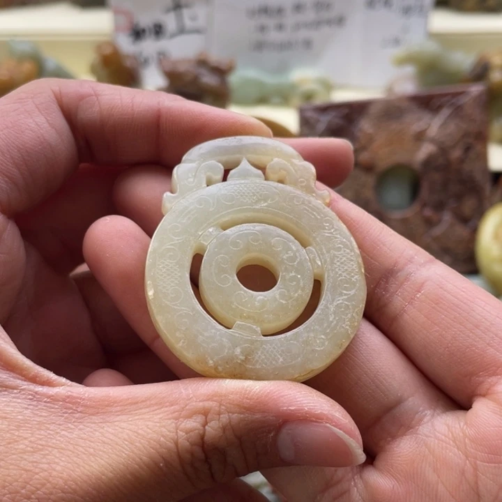 和田玉颈饰未镶嵌114