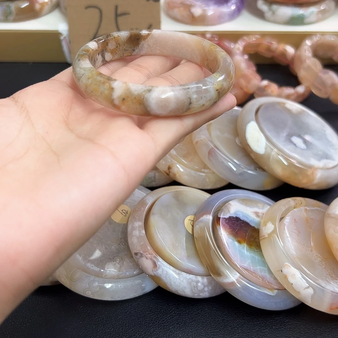 玛瑙/玉髓手镯未镶嵌54