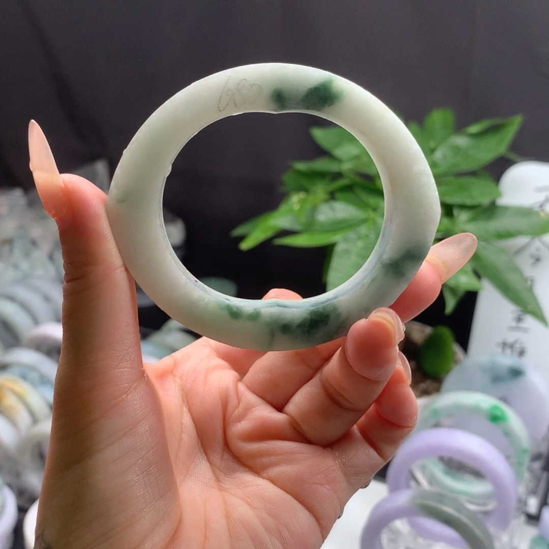 未镶嵌手镯定制翡翠